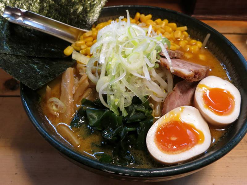 手稲ラーメン肉玉 チャンバラ 下手稲通店 札幌市手稲区にある人気ラーメン店のメニューなどを紹介