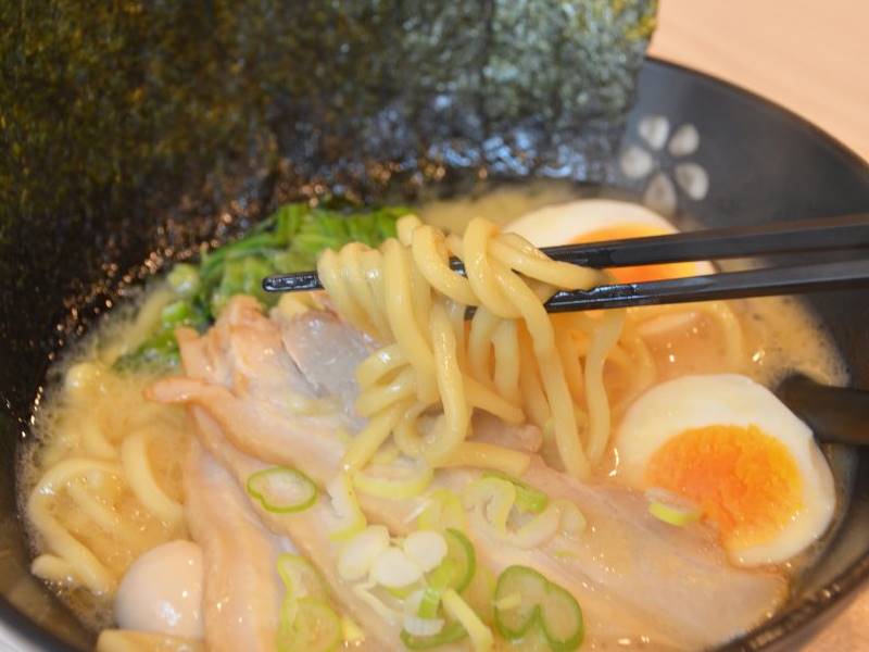 十勝帯広らぁめん 元 帯広市内で営業している ラーメンとカレーのお店 のメニューなどを紹介